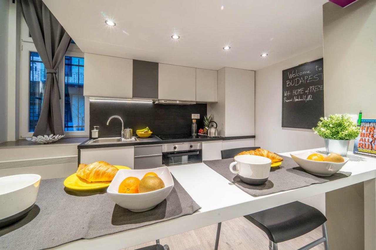 Cozy Downtown Studio Apartment Budapest Exterior foto